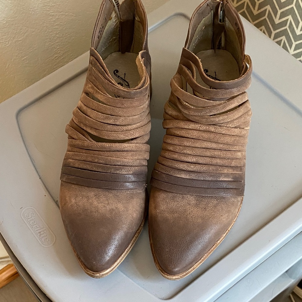 Free People Brown Leather Women’s Boots like new - Picture 14 of 14